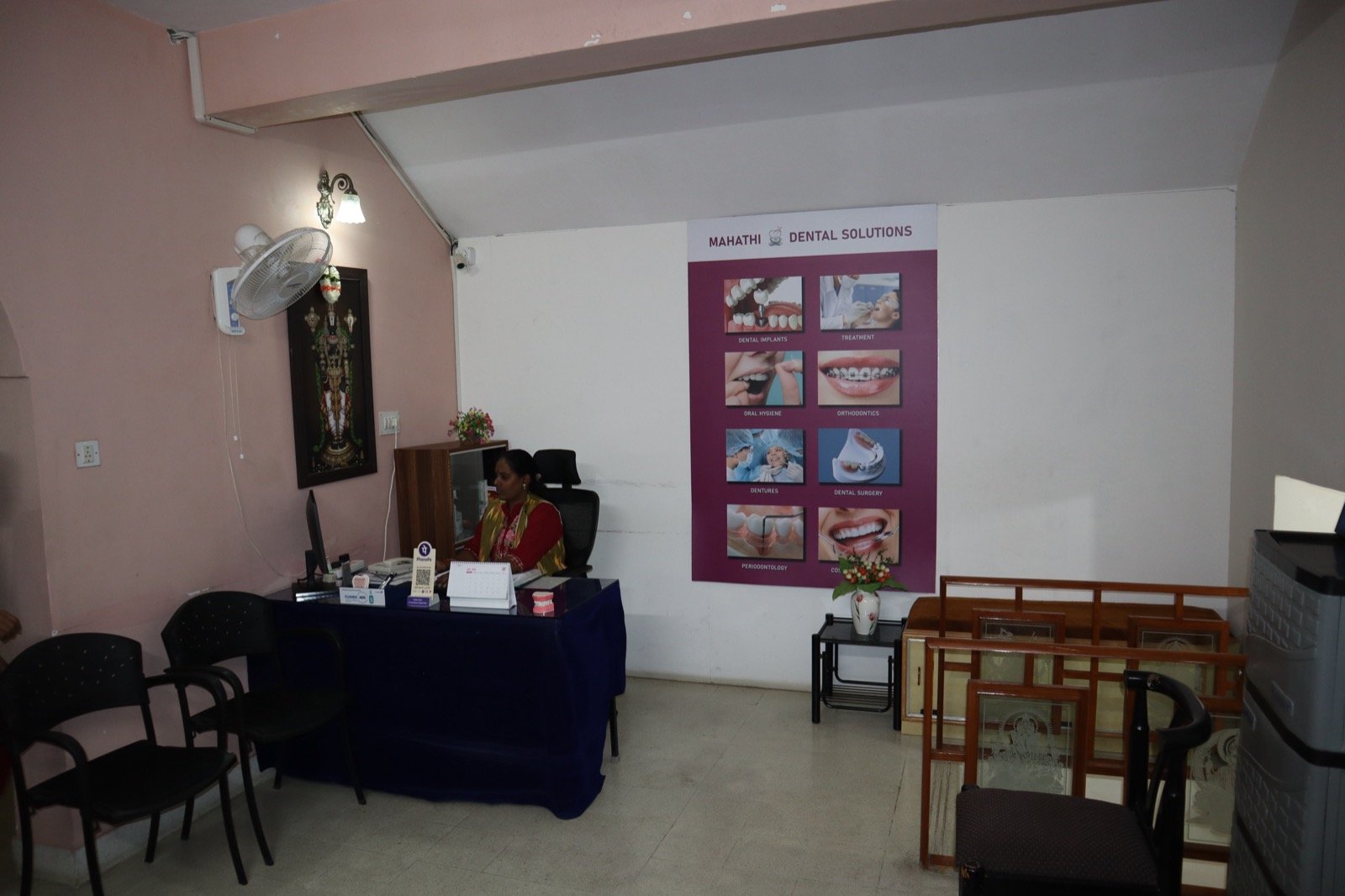Welcoming Clinic Reception and Patient Waiting Lounge at Mahathi Dental